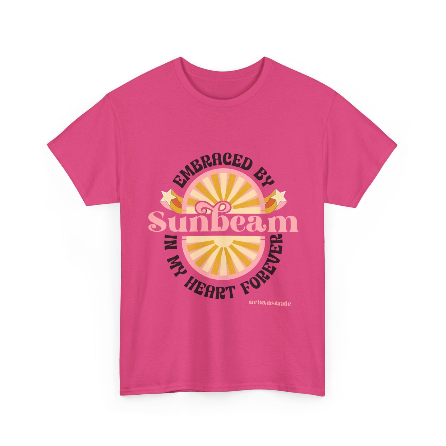 T-shirt con scritta "Embraced by sunbeam in my heart forever"