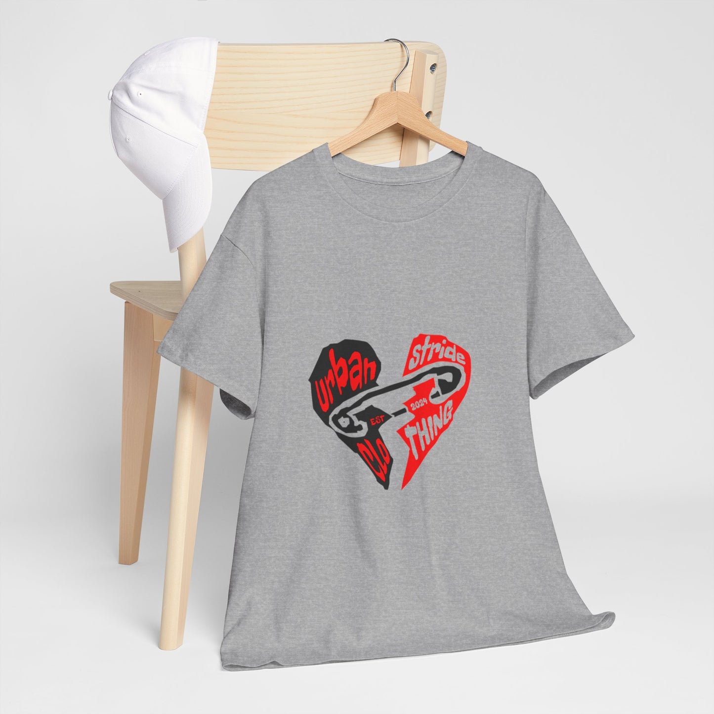 T-shirt con disegno cuore spezzato