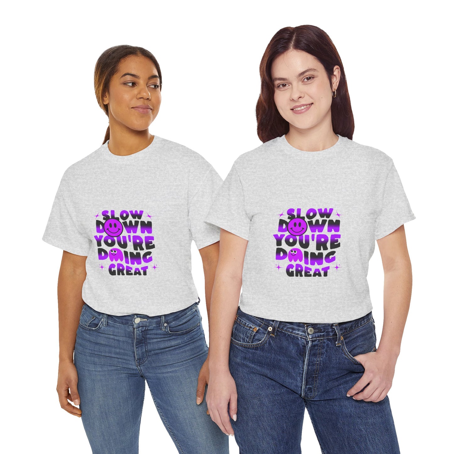 T-shirt con scritta "Slow down you doing great"