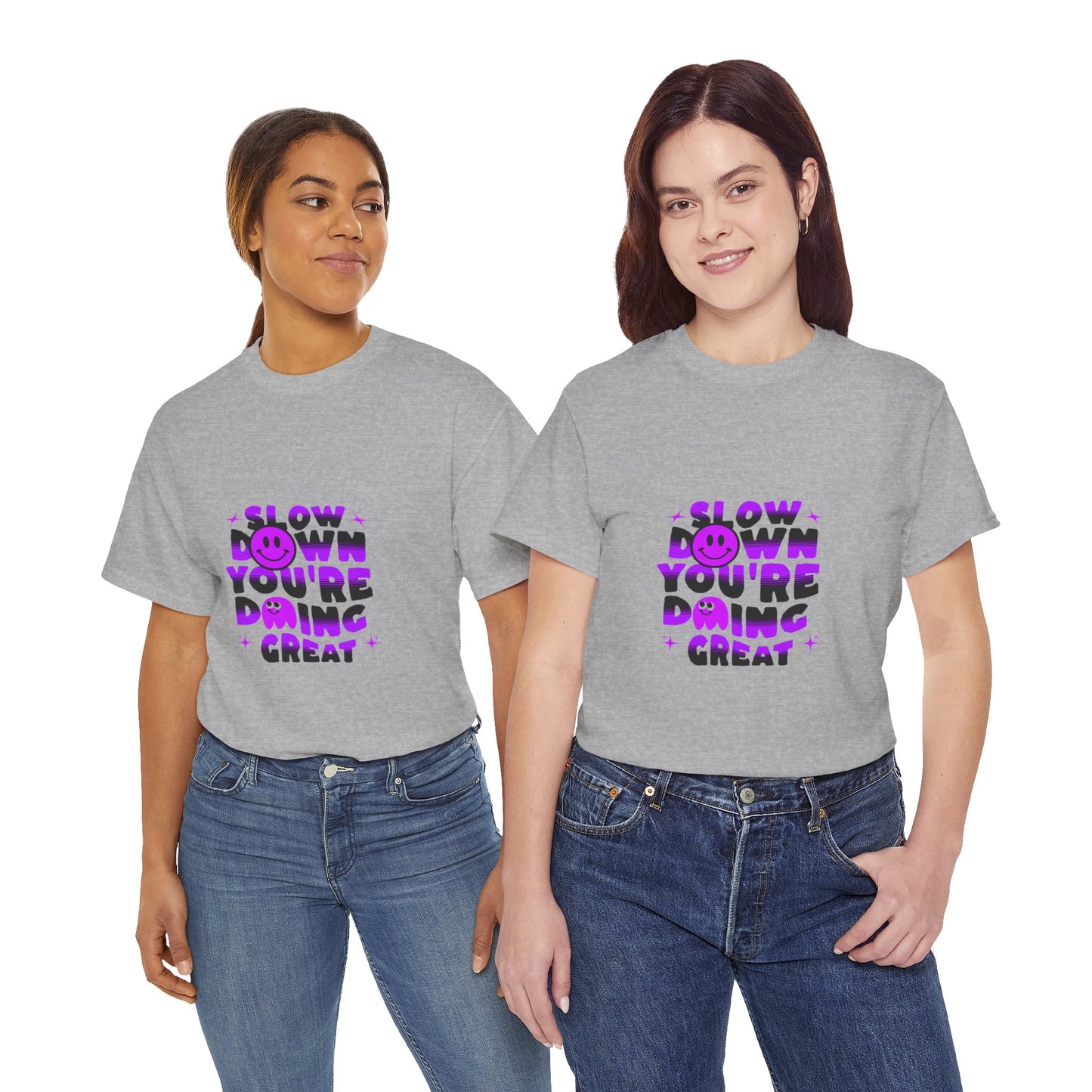 T-shirt con scritta "Slow down you doing great"