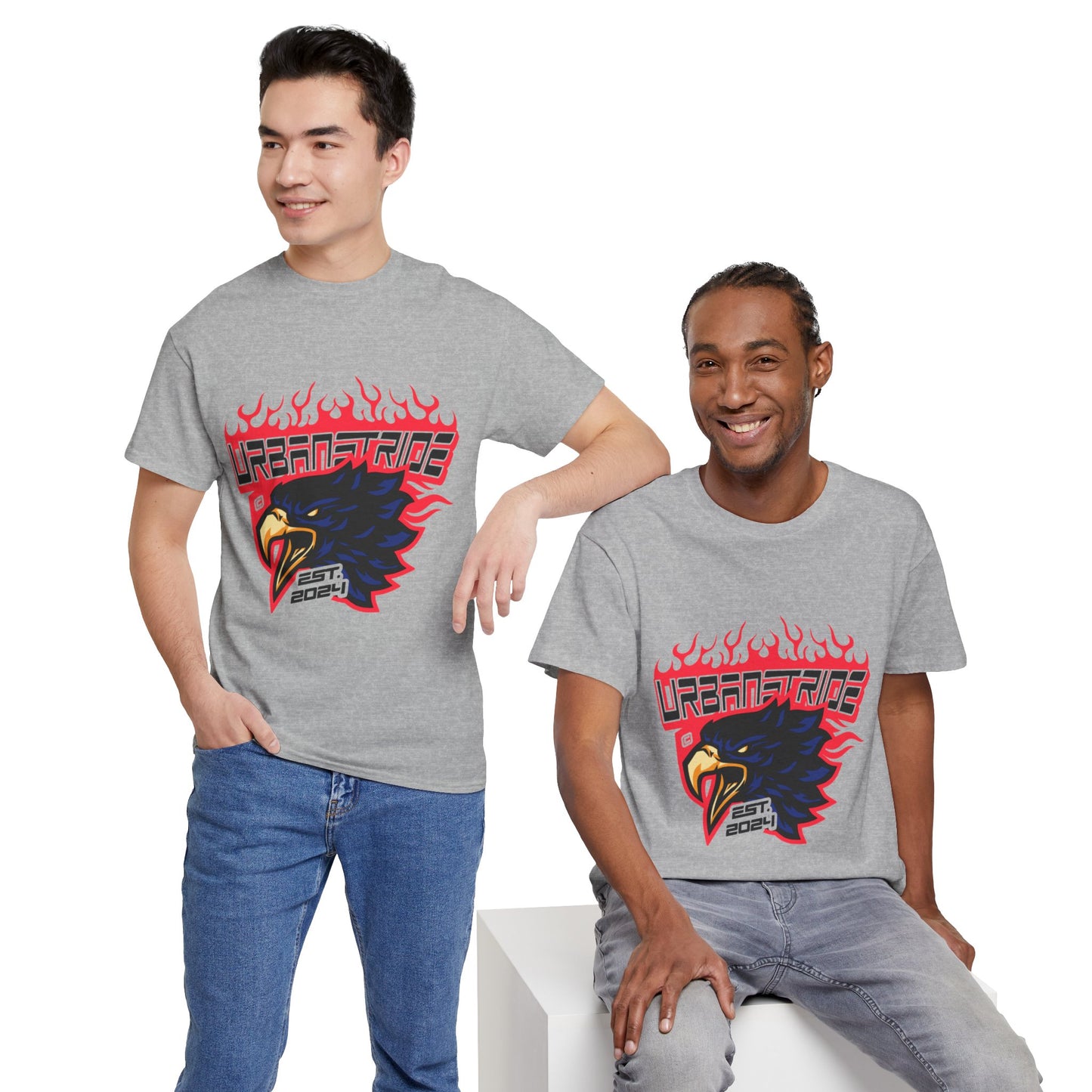 T-shirt con scritta "Urbanstride" e aquila