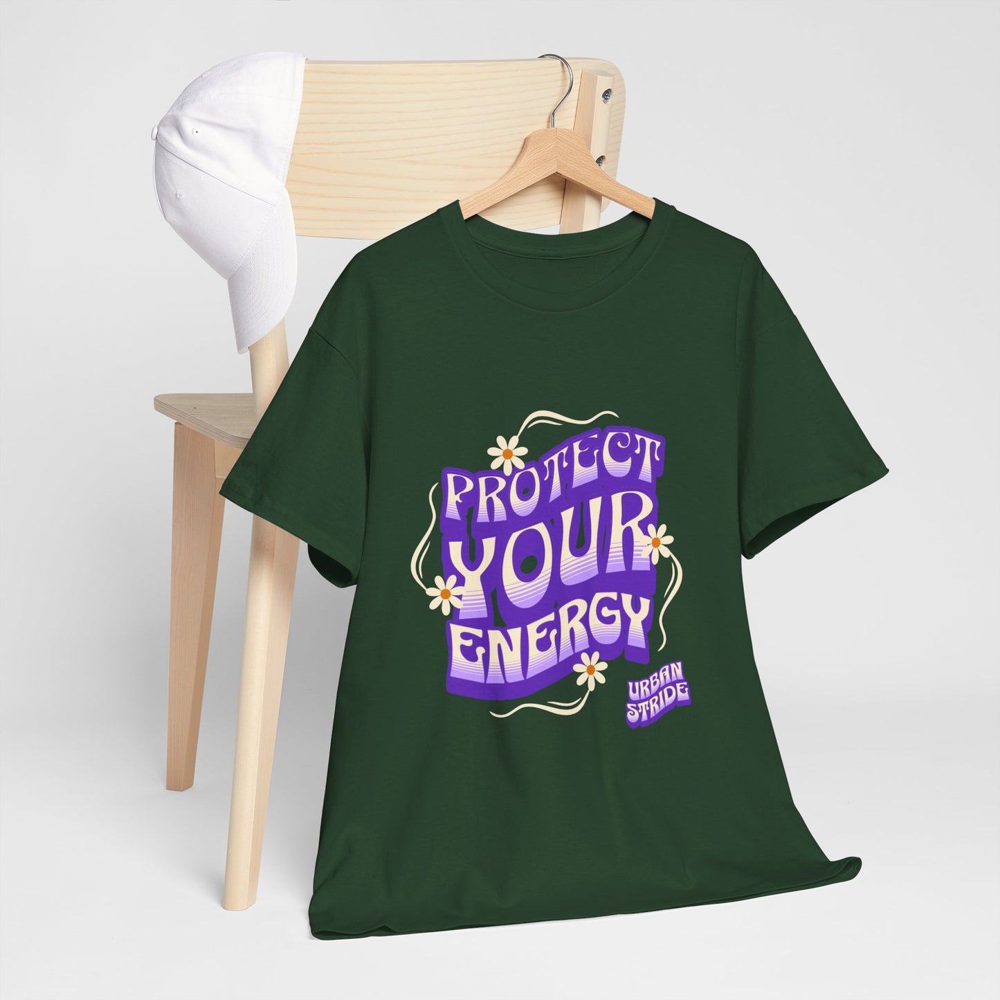 T-shirt con scritta "Protect your energy"