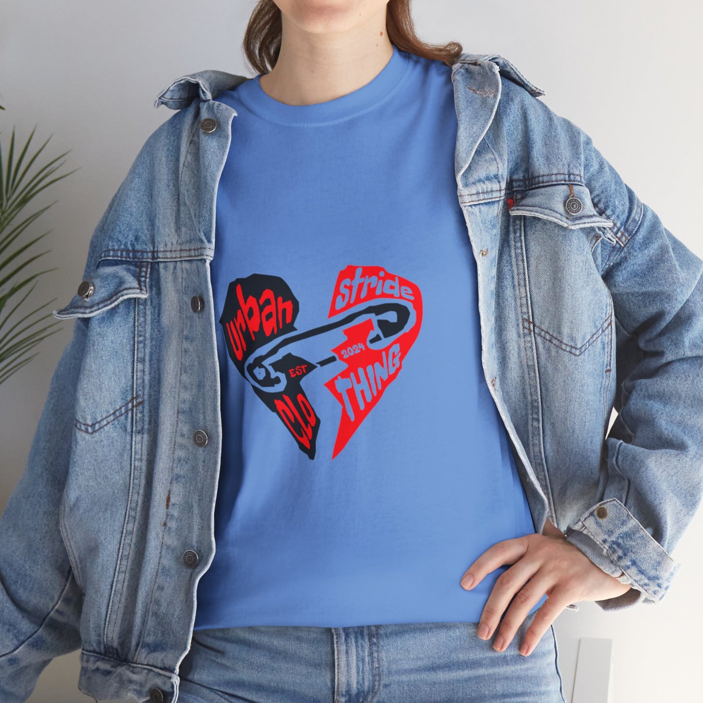 T-shirt con disegno cuore spezzato