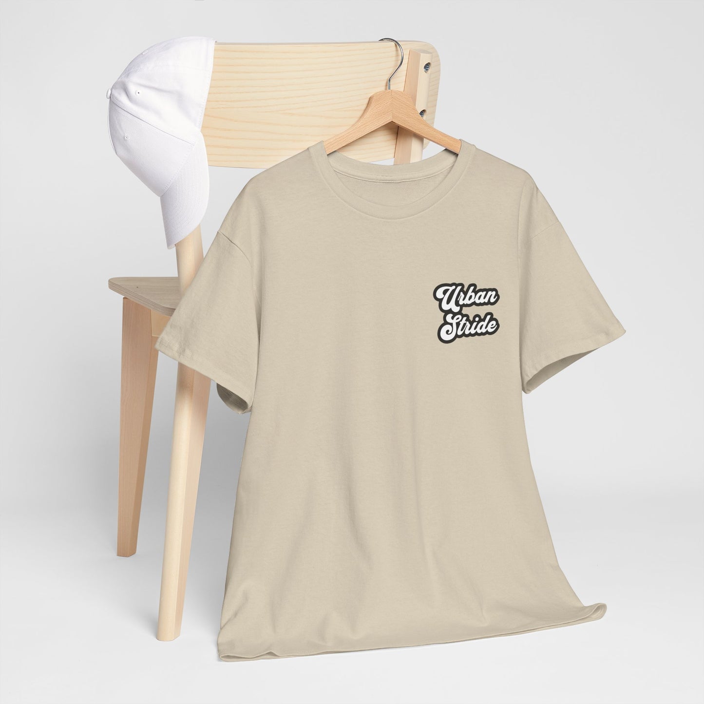 T-shirt con scritta "urbanstride " stile firma