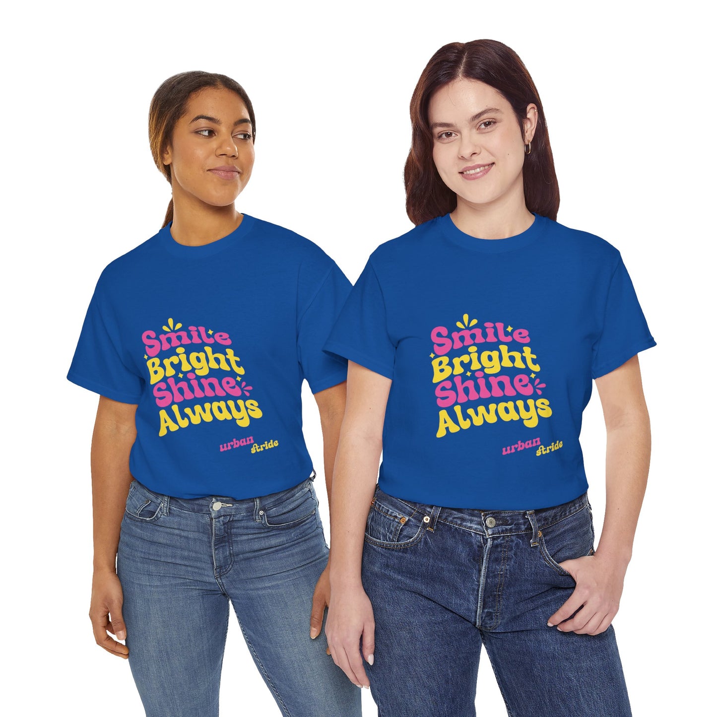 T-shirt con scritta "Smile bright shine always"