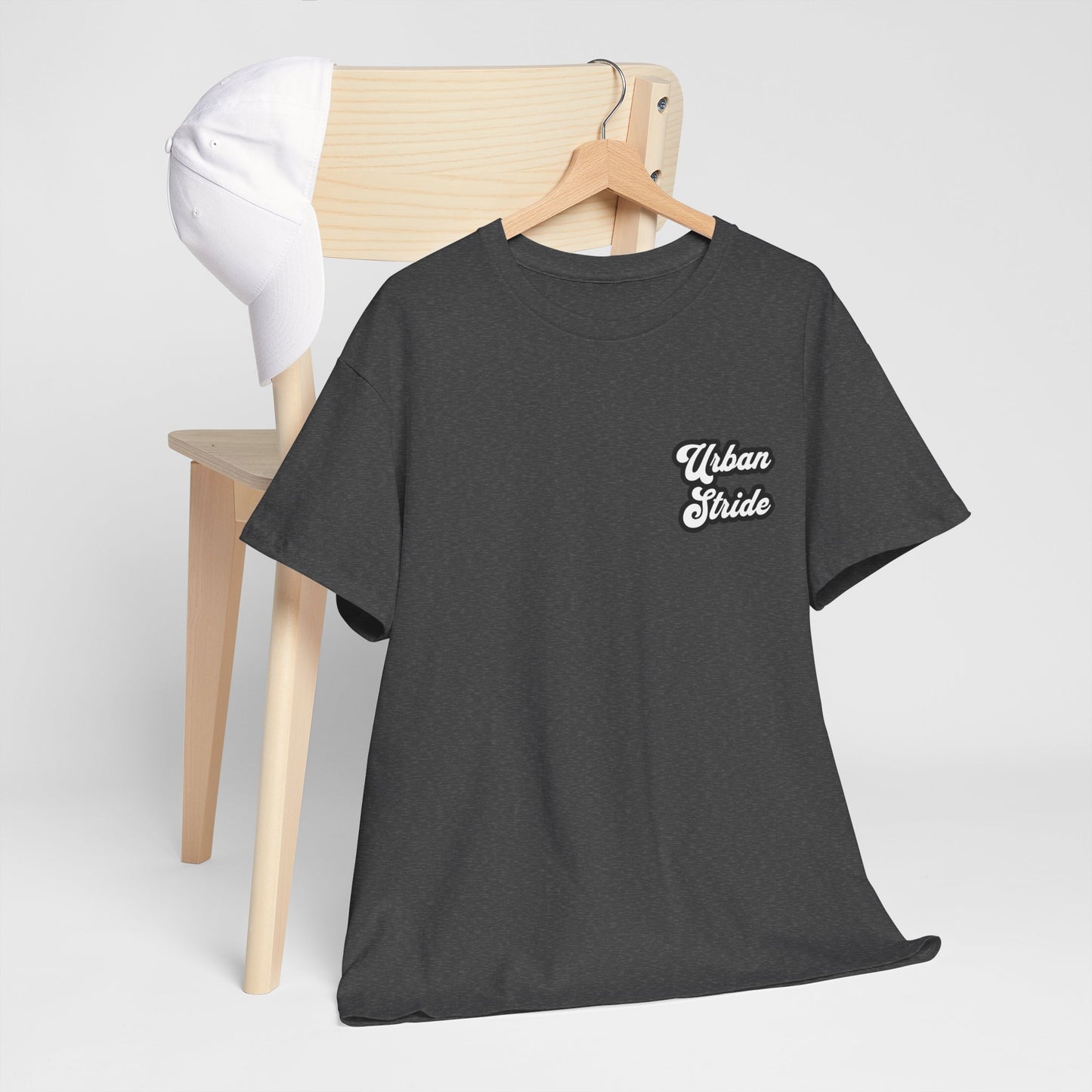 T-shirt con scritta "urbanstride " stile firma