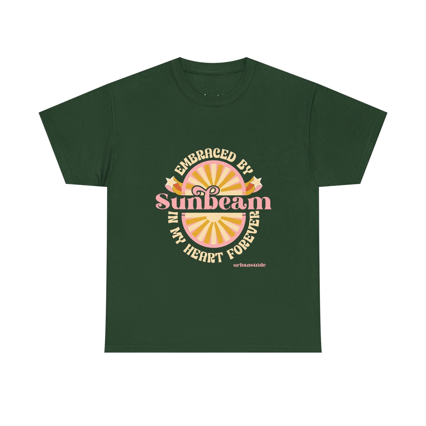 T-shirt con scritta "Embraced by sunbeam in my heart forever"