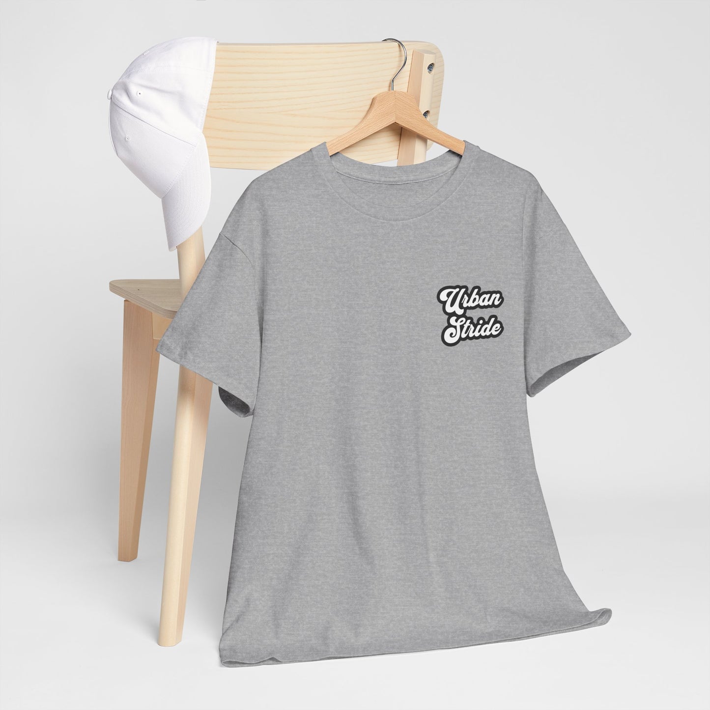 T-shirt con scritta "urbanstride " stile firma