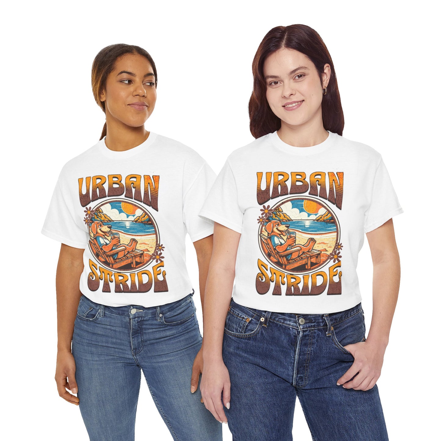 T-shirt con scritta "Urbanstride" e cane