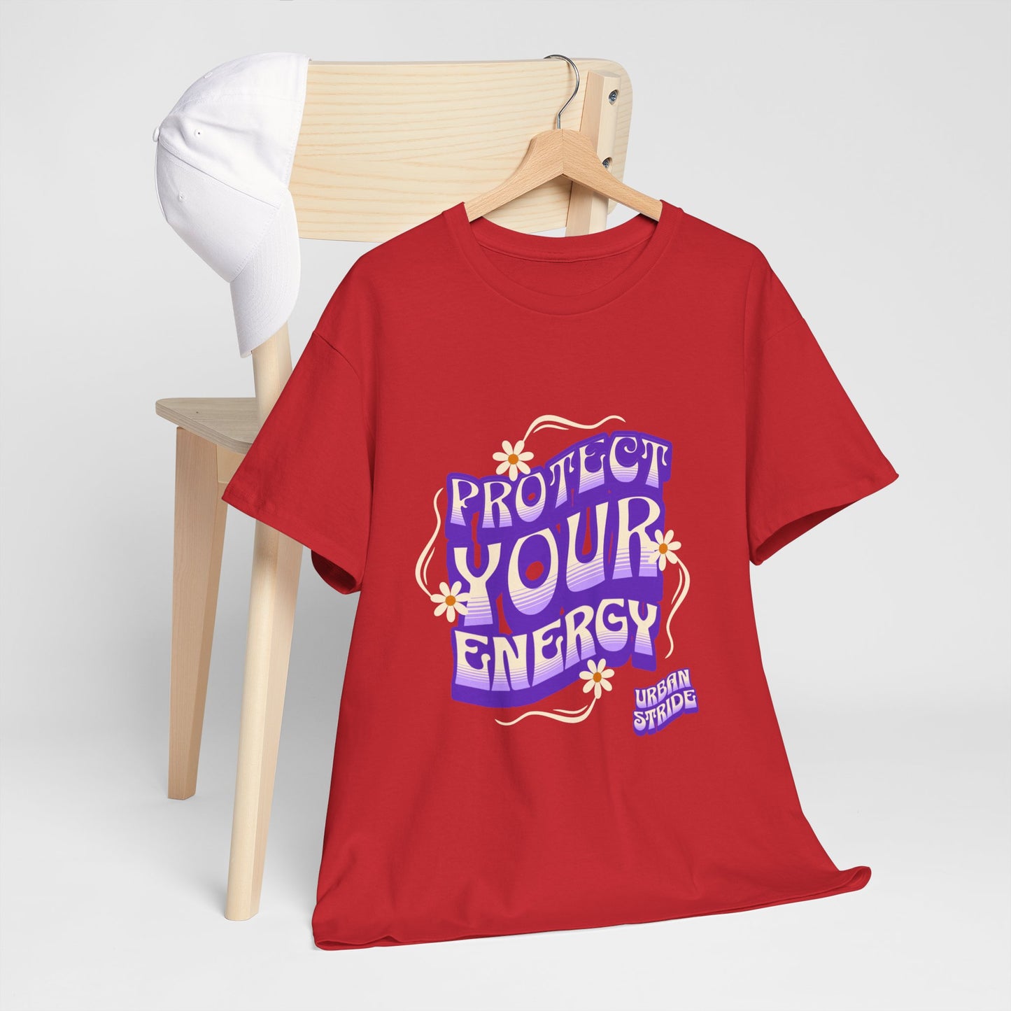 T-shirt con scritta "Protect your energy"