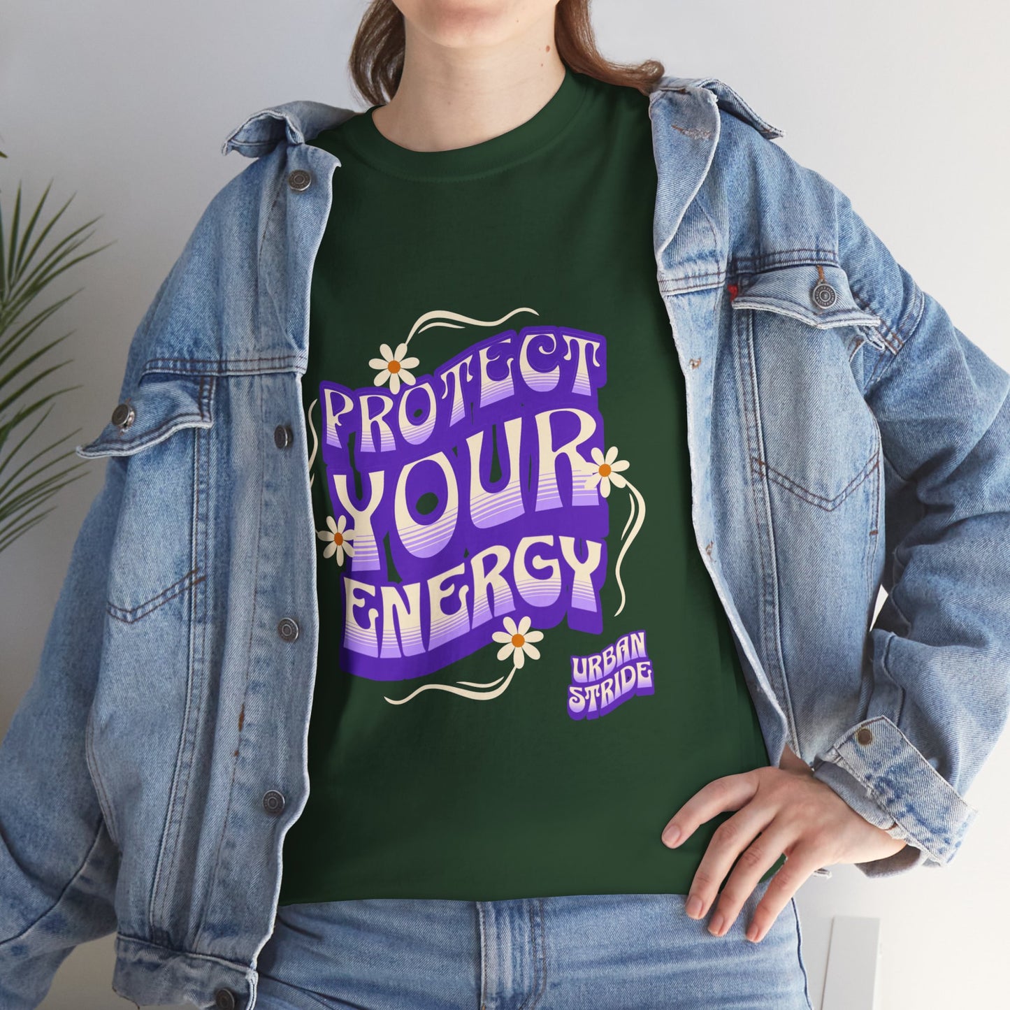 T-shirt con scritta "Protect your energy"
