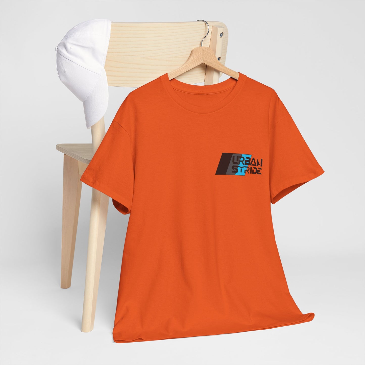 T-shirt con scritta "urbanstride " stile sportivo