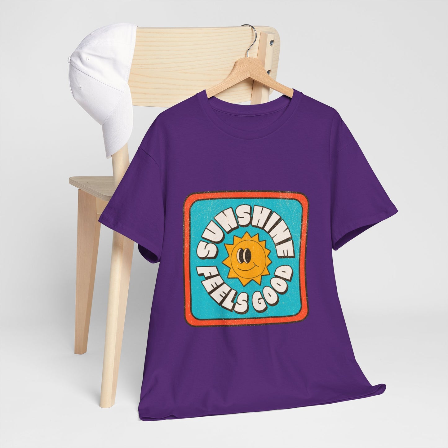 T-shirt con scritta "Sunshine feel good"