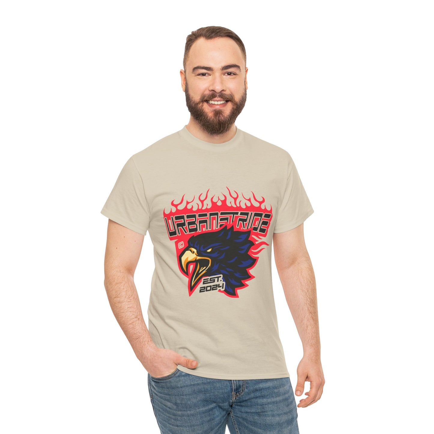 T-shirt con scritta "Urbanstride" e aquila
