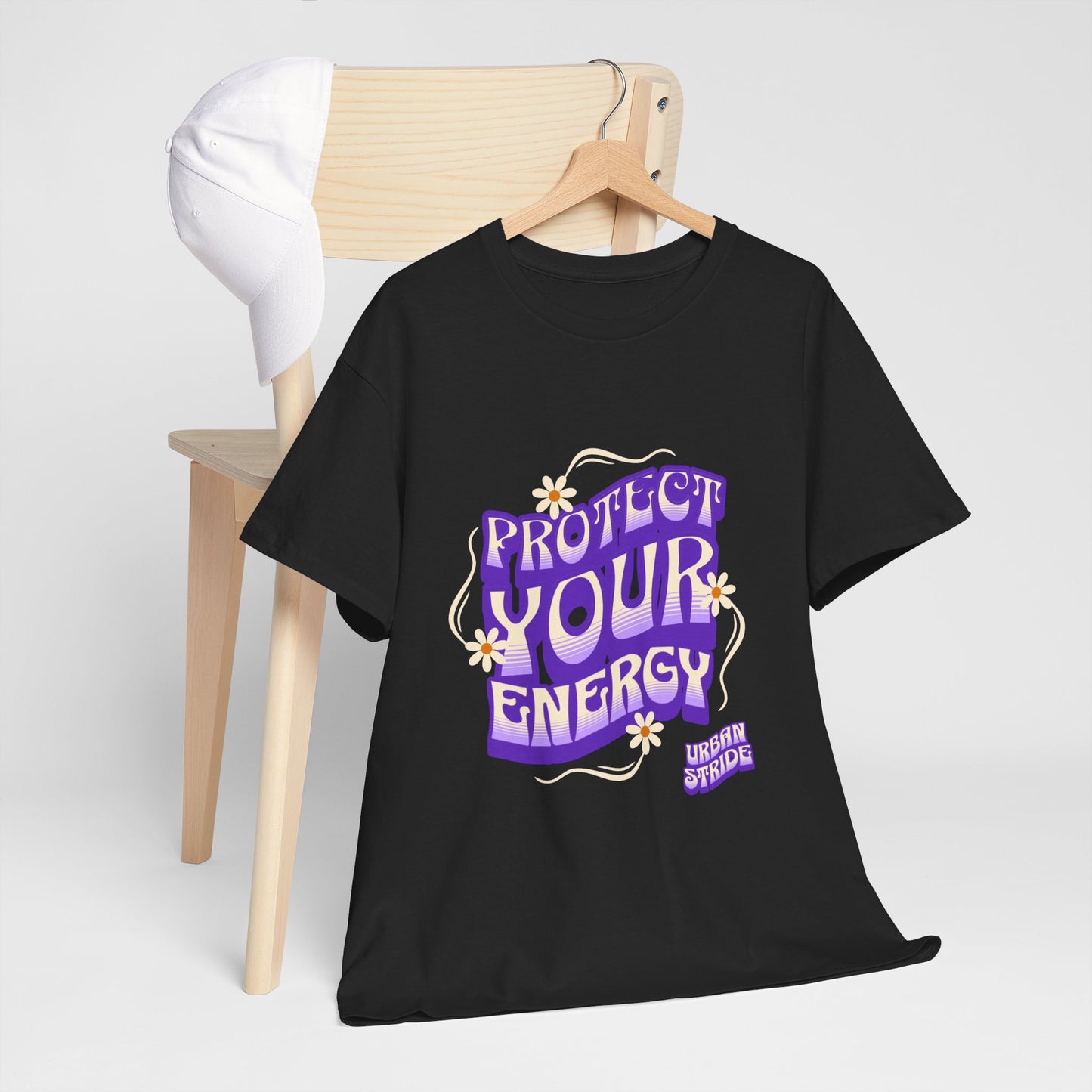 T-shirt con scritta "Protect your energy"