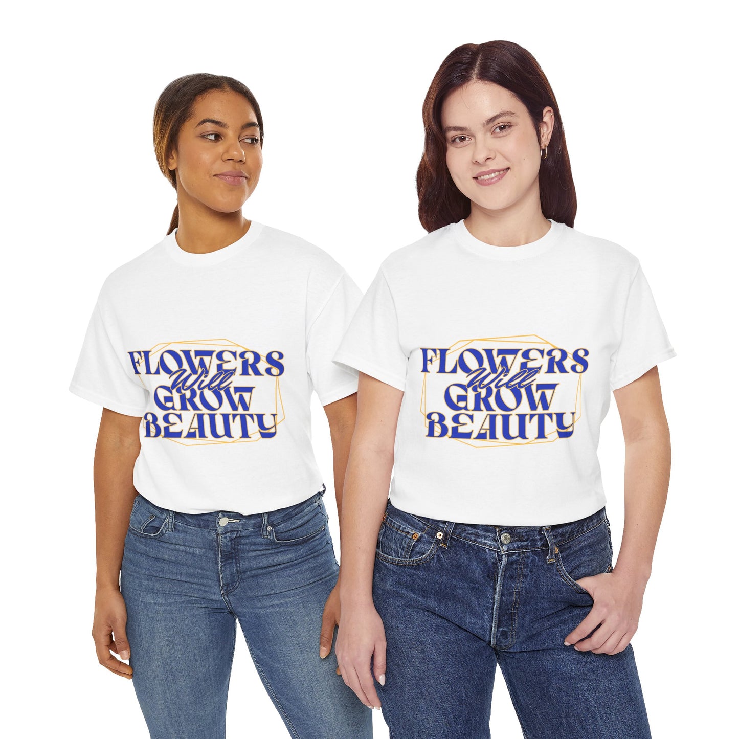 T-shirt con scritta "Flowers will growth beauty"