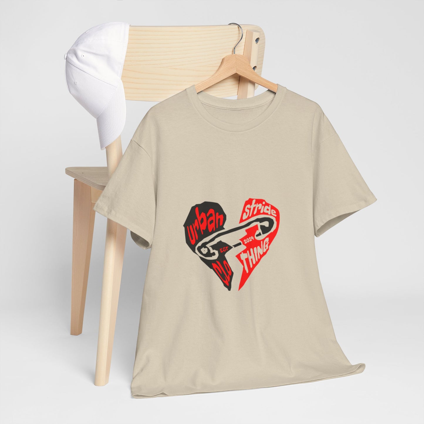 T-shirt con disegno cuore spezzato