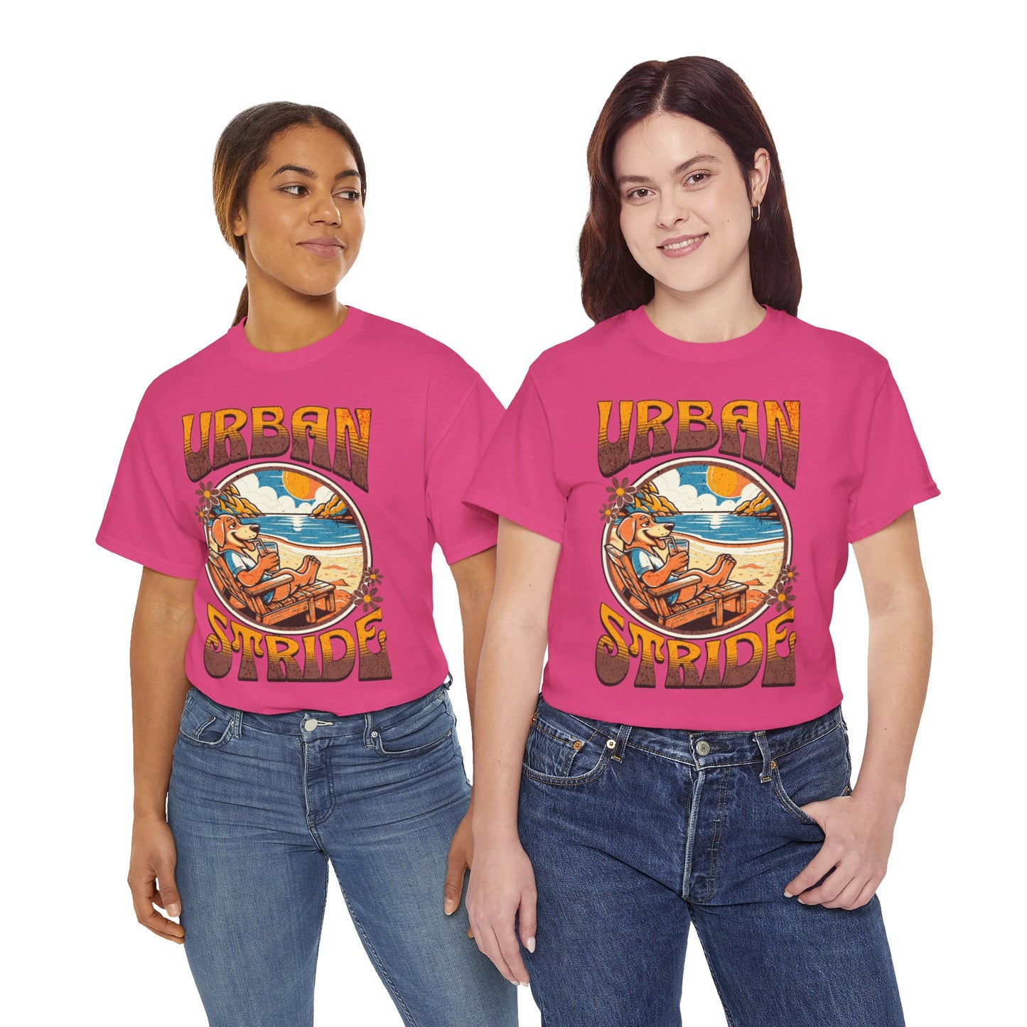 T-shirt con scritta "Urbanstride" e cane