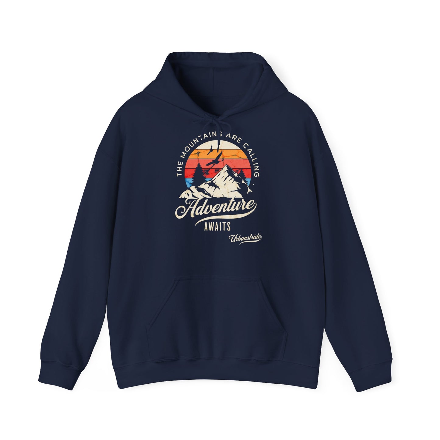 Felpa con scritta "The mountains are calling adventure"