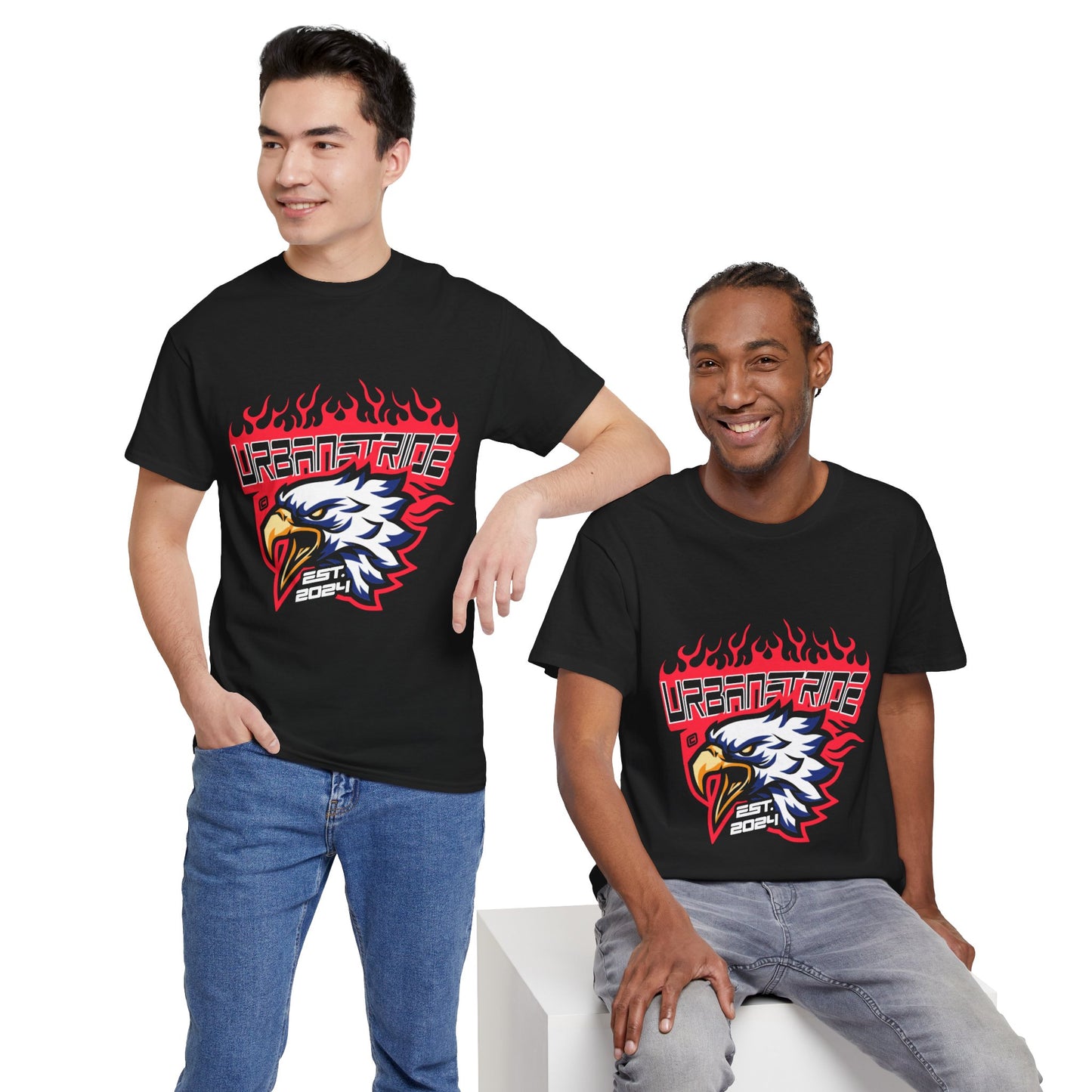 T-shirt con scritta "Urbanstride" e aquila