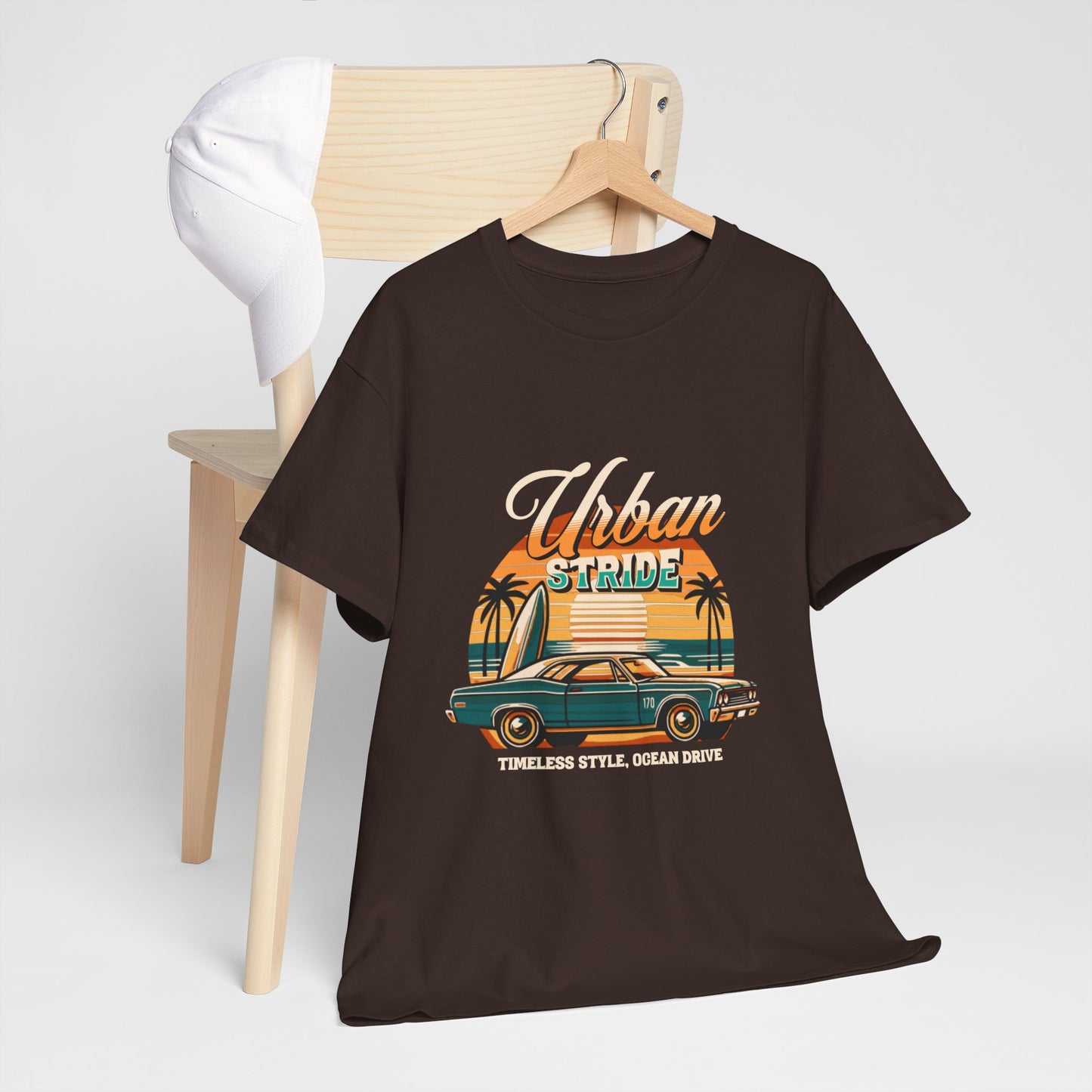 T-shirt con scritta"Urbanstride timeless style ocean drive "
