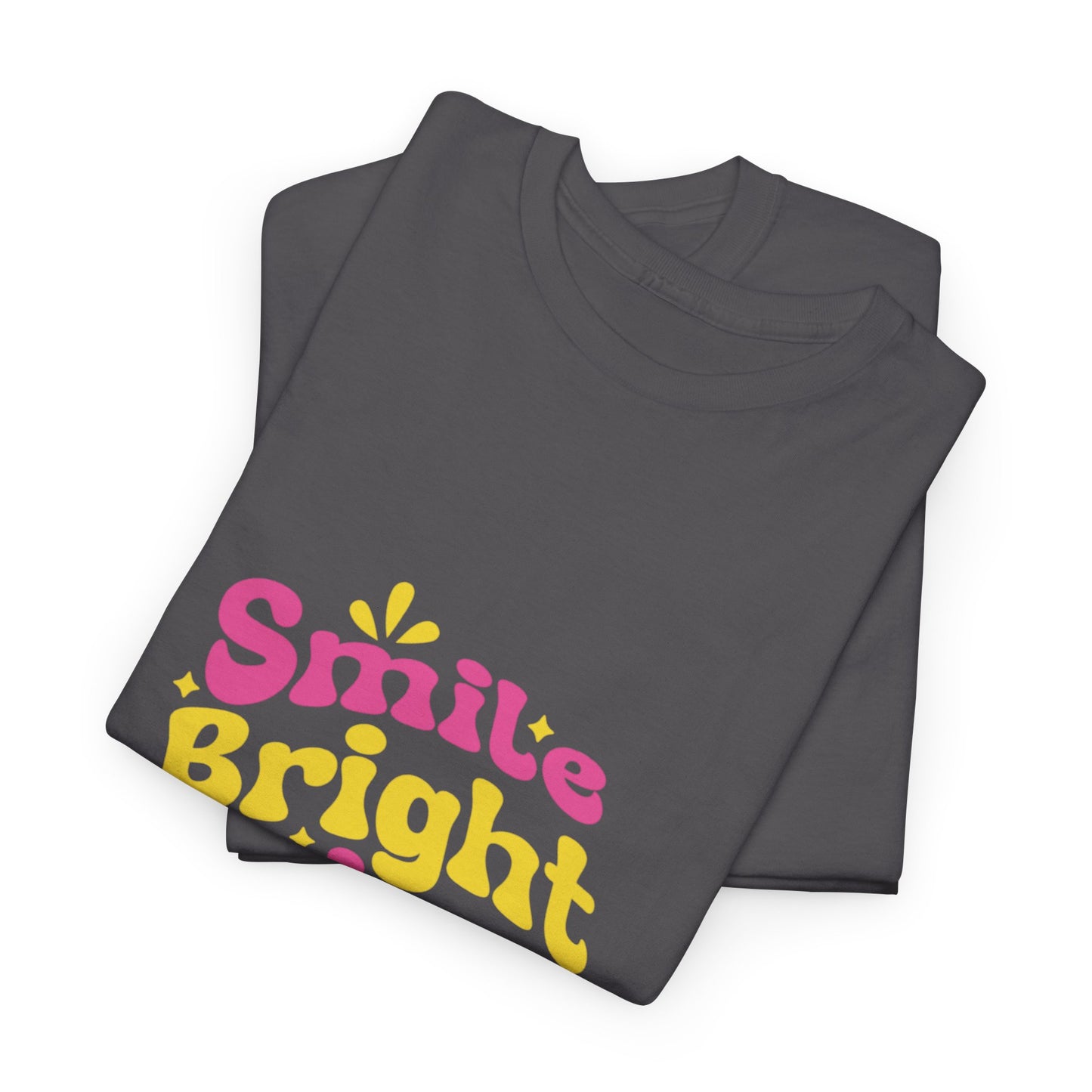 T-shirt con scritta "Smile bright shine always"