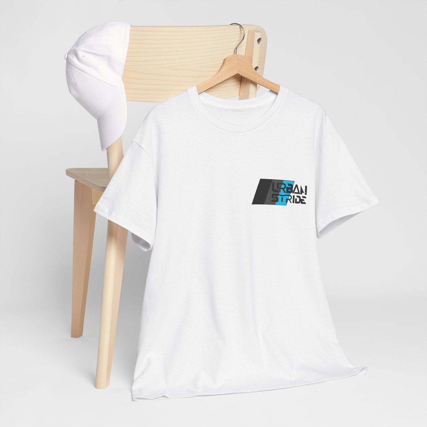 T-shirt con scritta "urbanstride " stile sportivo