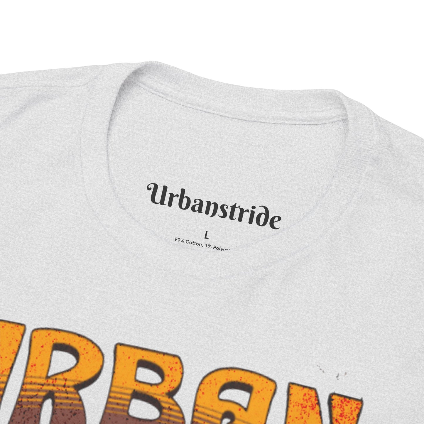 T-shirt con scritta "Urbanstride" e cane