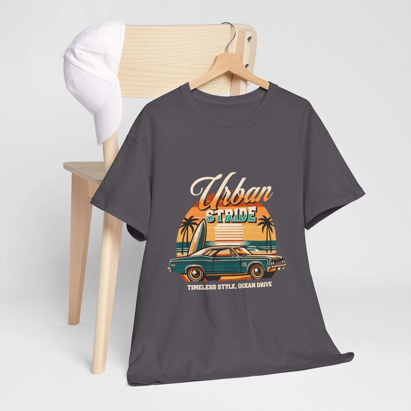 T-shirt con scritta"Urbanstride timeless style ocean drive "