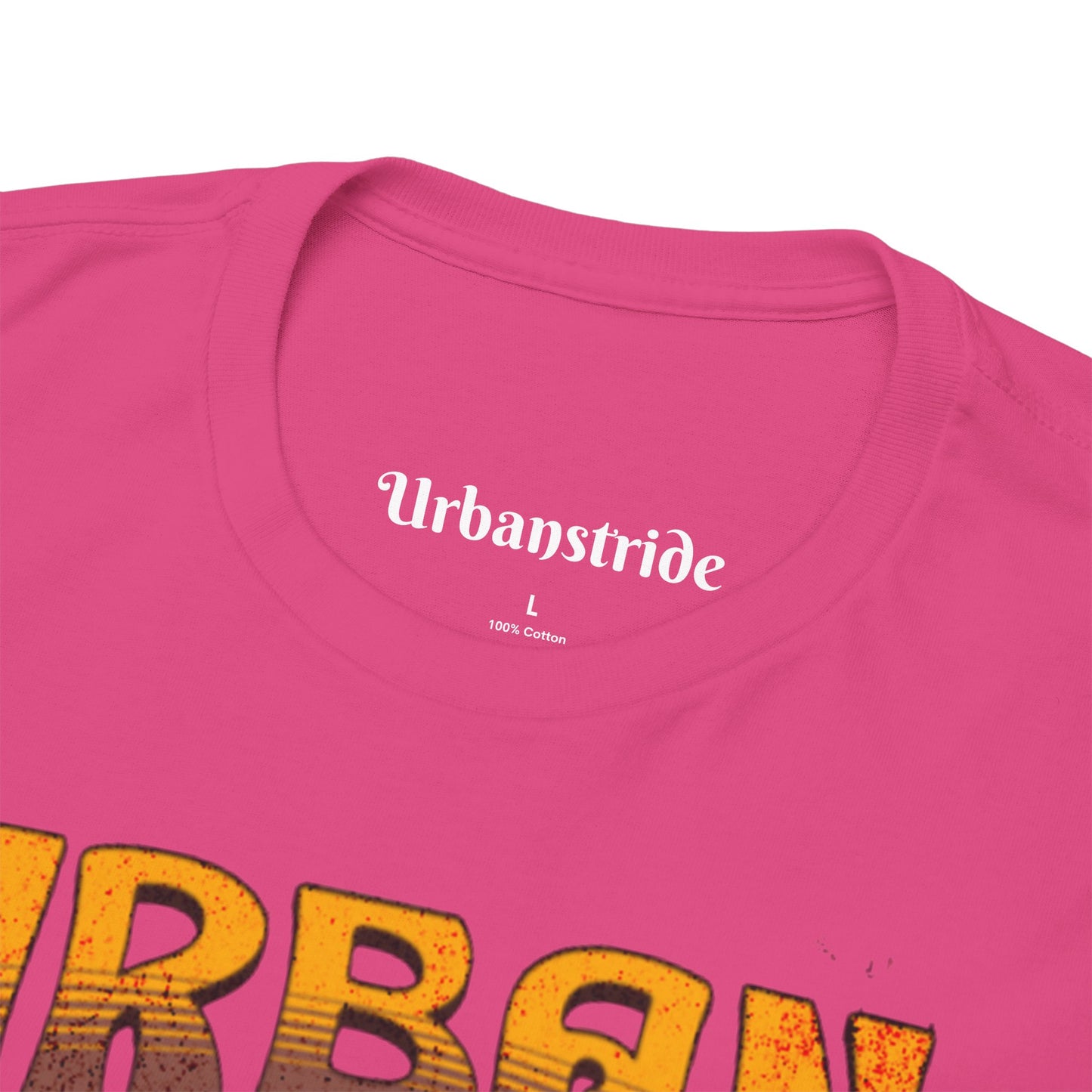 T-shirt con scritta "Urbanstride" e cane