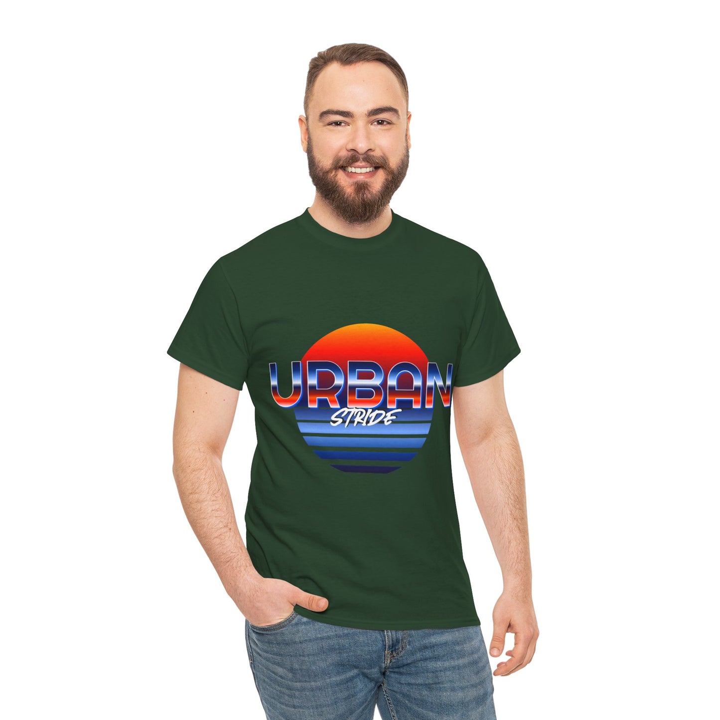 T-shirt con scritta "urbanstride" soleggiata