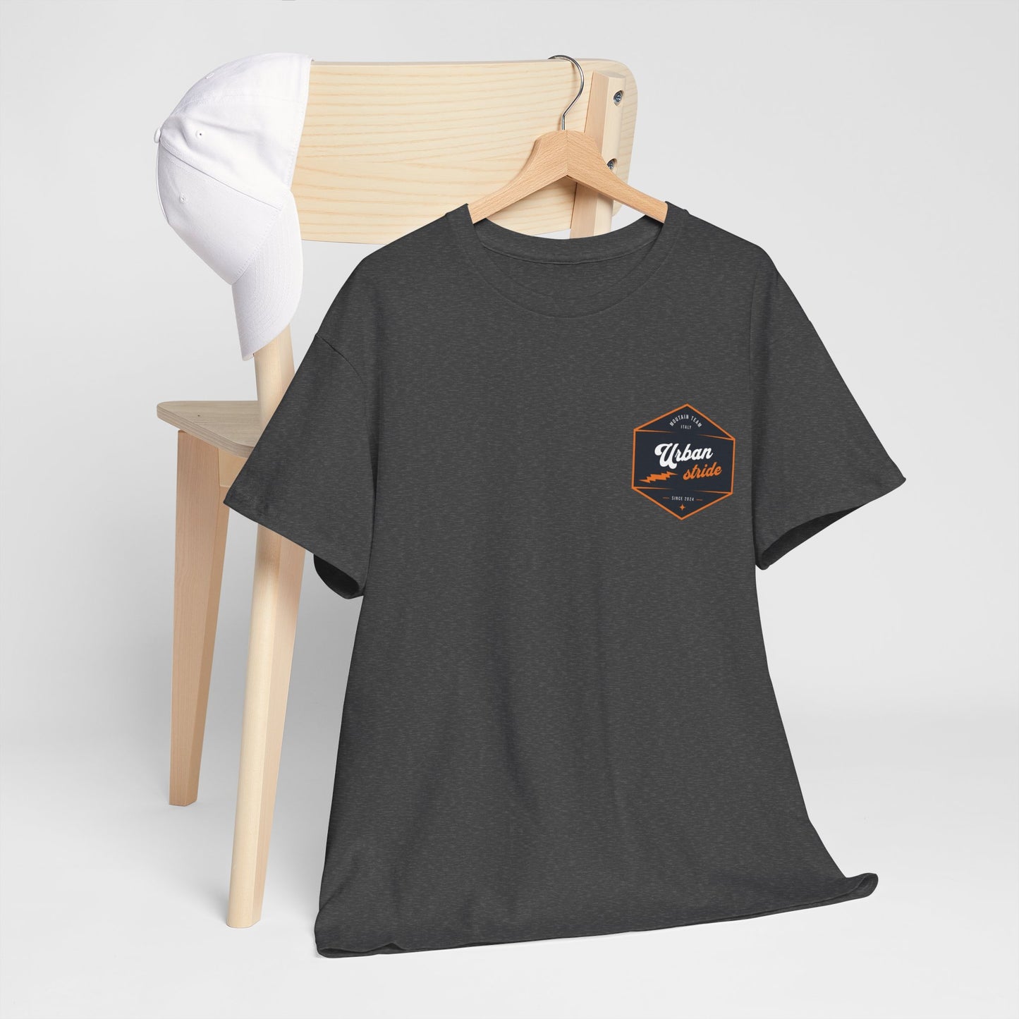T-shirt Urban Stride® – Logo esagonale vintage in stile aviatore