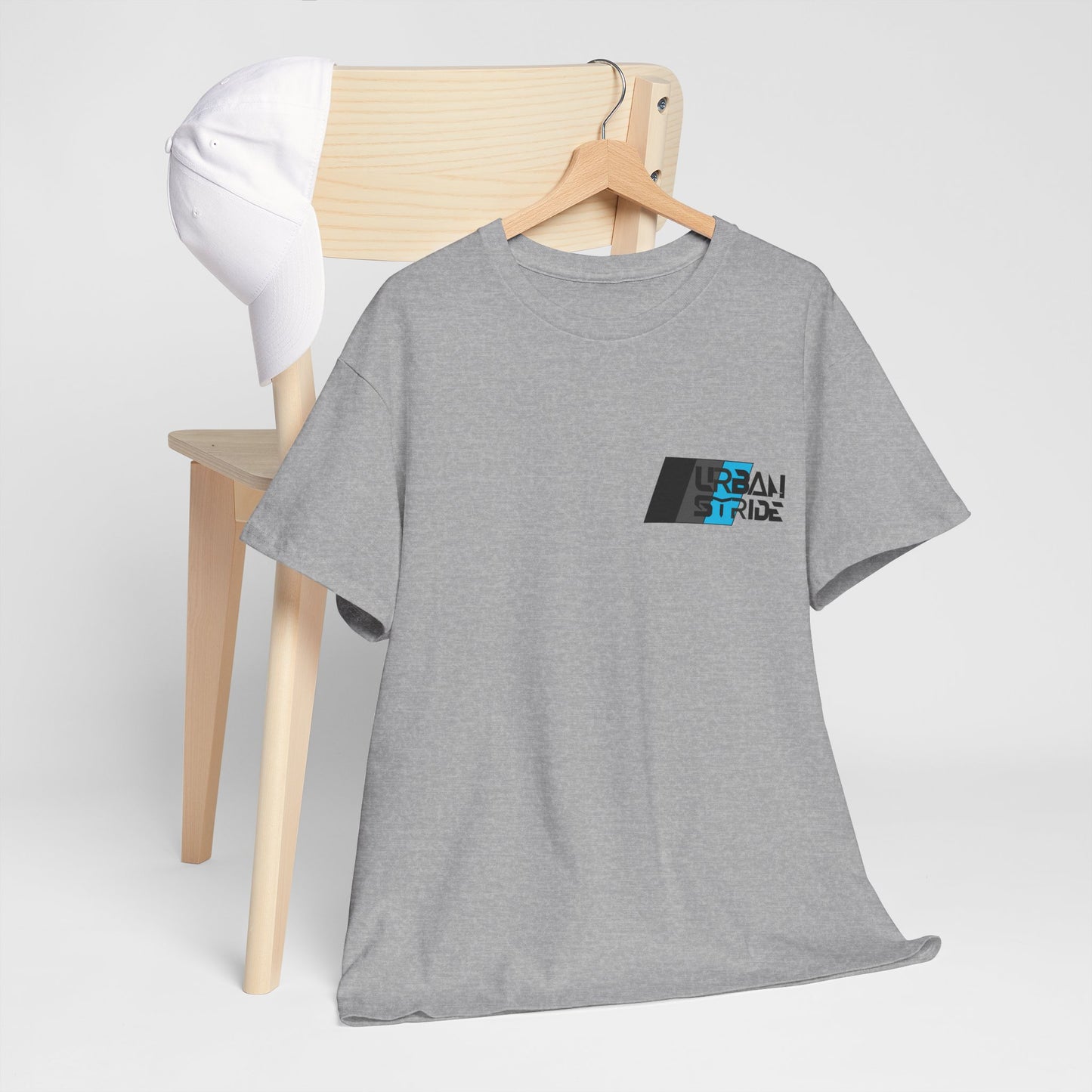 T-shirt con scritta "urbanstride " stile sportivo