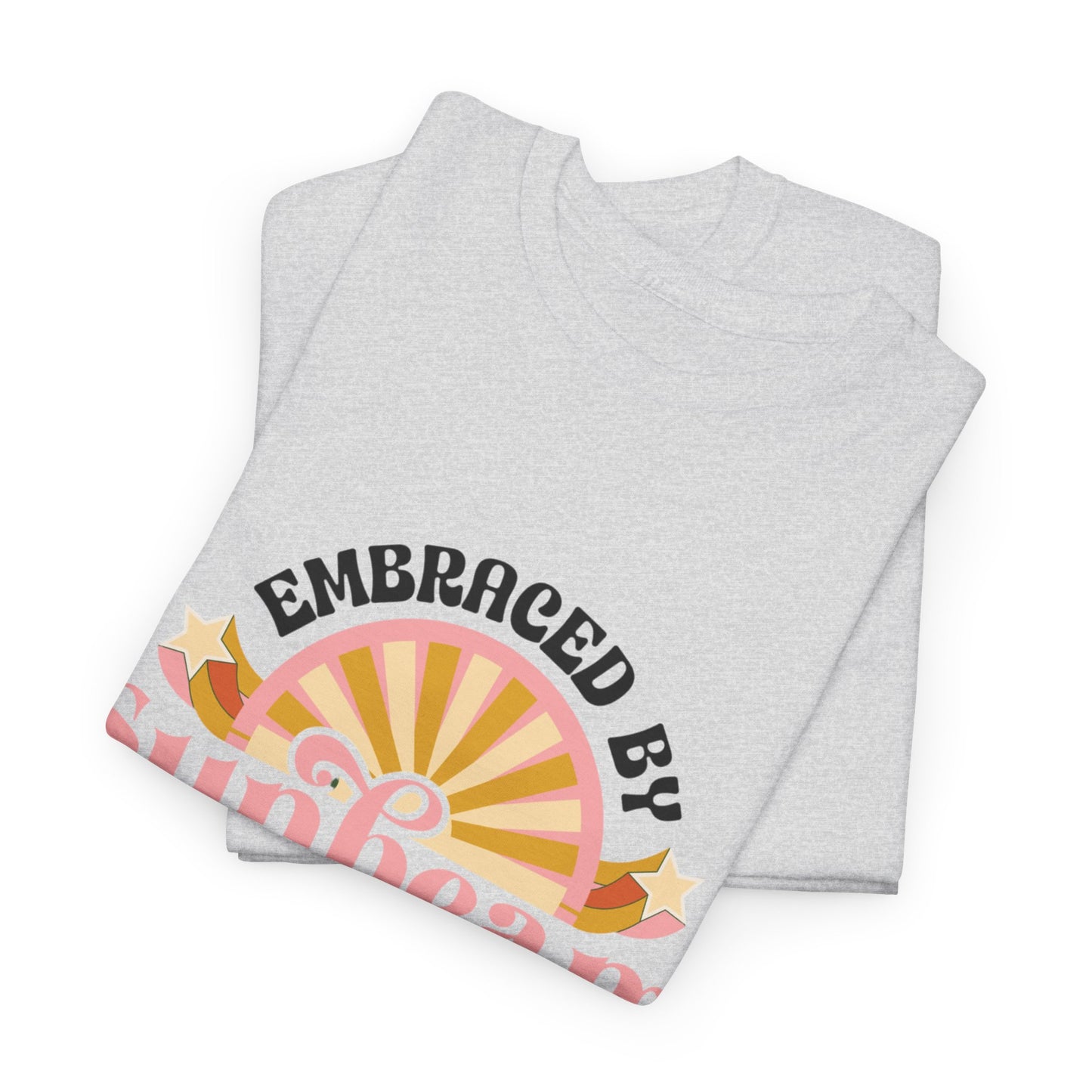 T-shirt con scritta "Embraced by sunbeam in my heart forever"