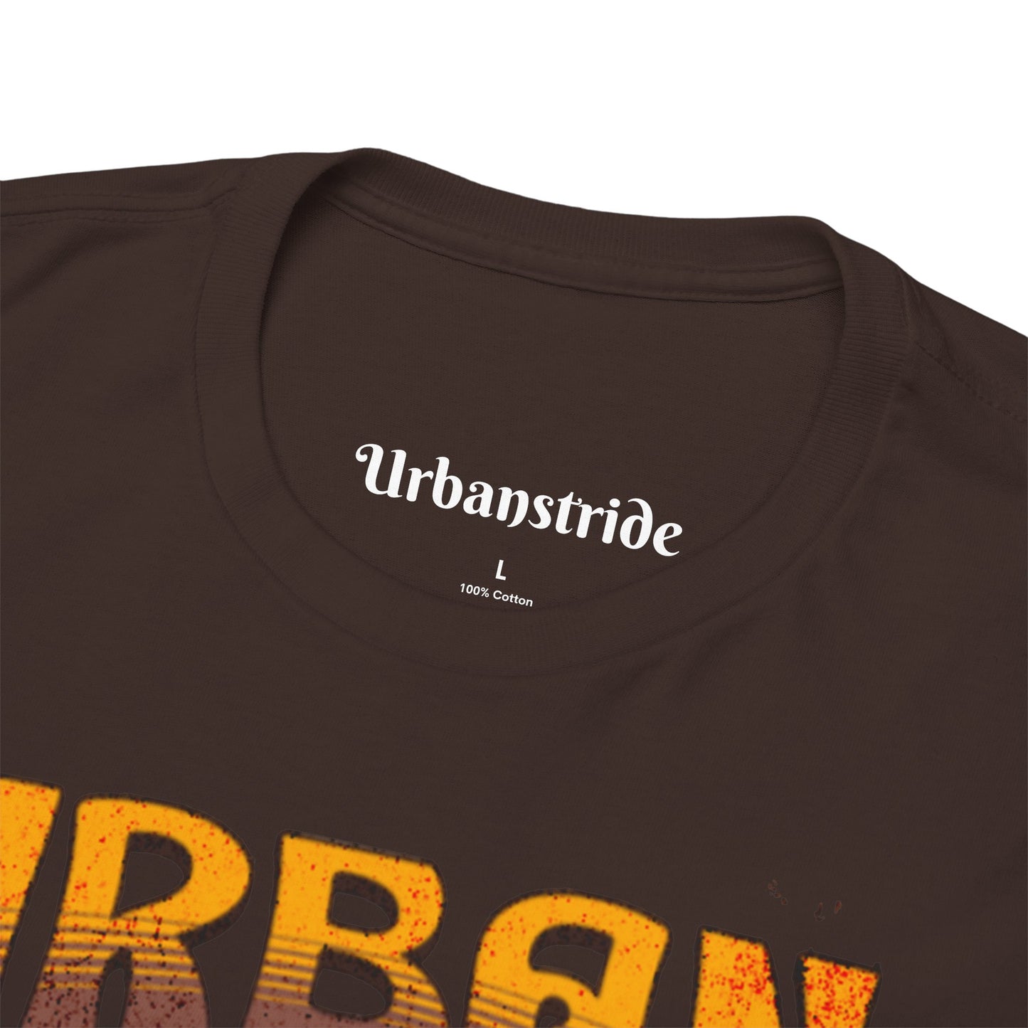T-shirt con scritta "Urbanstride" e cane