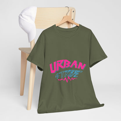 T-shirt con scritta "UrbanStride Neon Pulse"