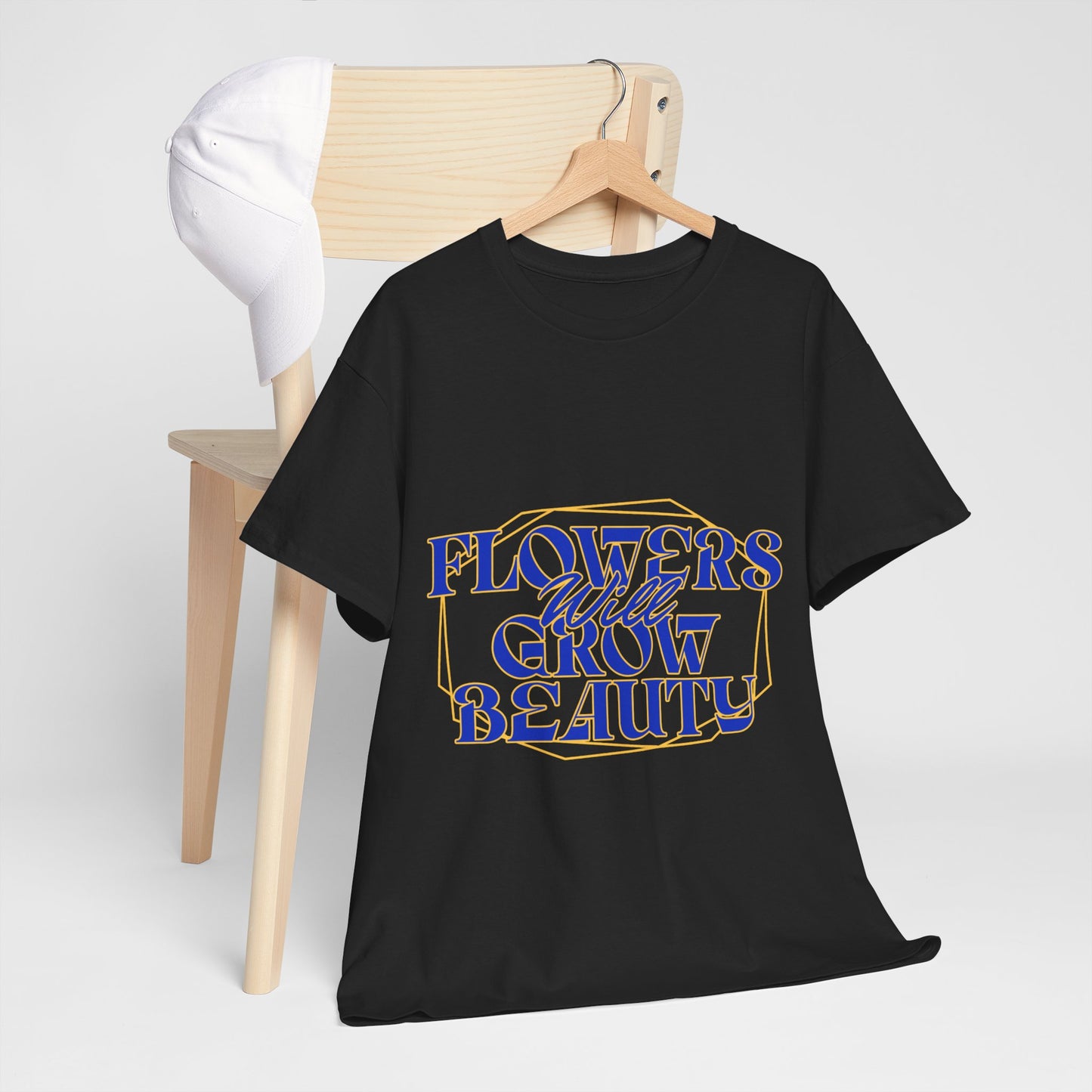 T-shirt con scritta "Flowers will growth beauty"