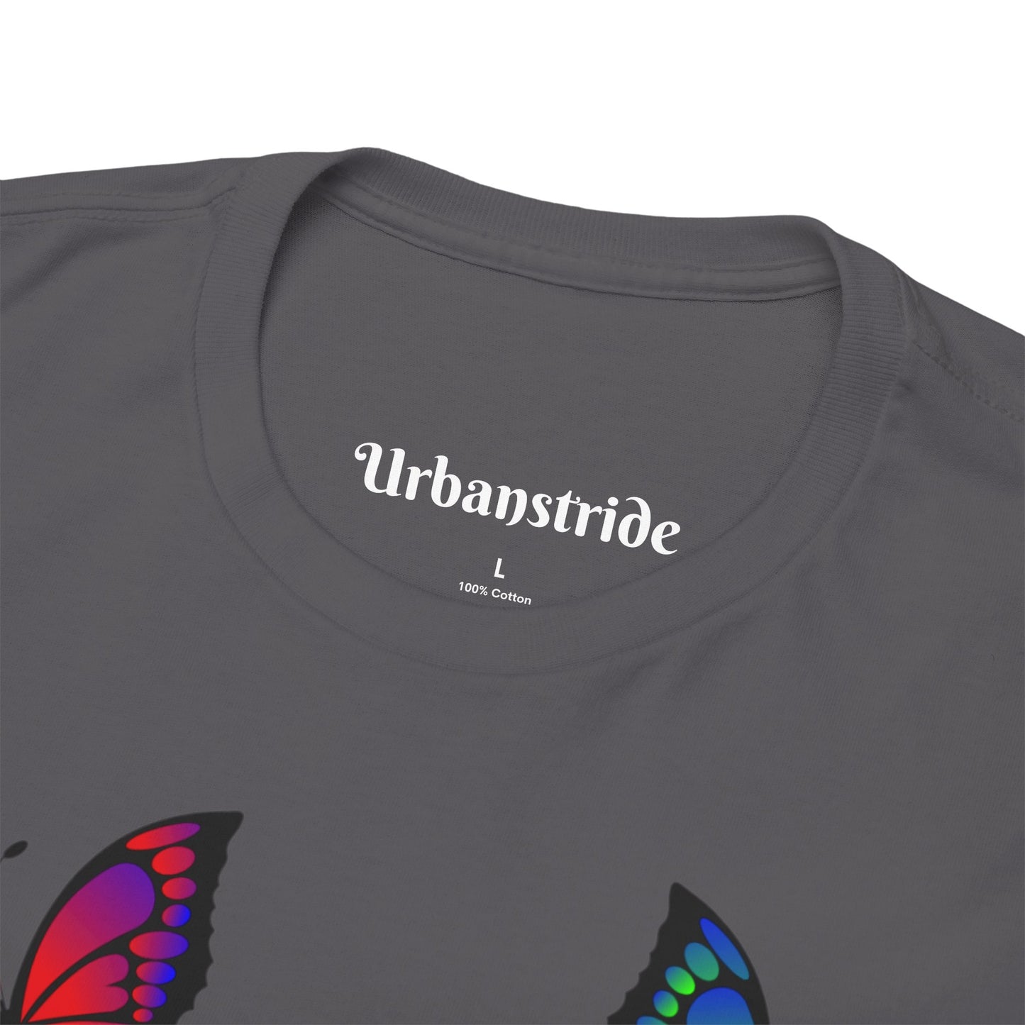 T-shirt con scritta "UrbanStride Butterfly Vibes