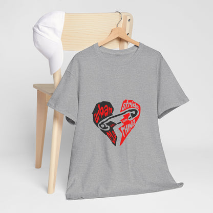 T-shirt con disegno cuore spezzato