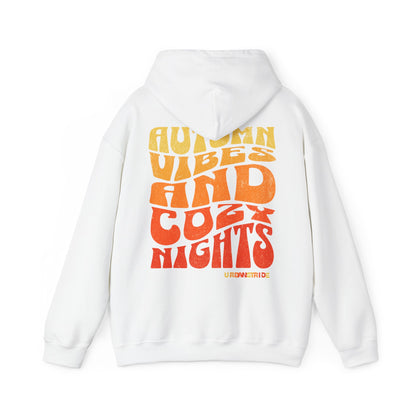 Felpa con scritta "Autumn vibes and cozy nights"