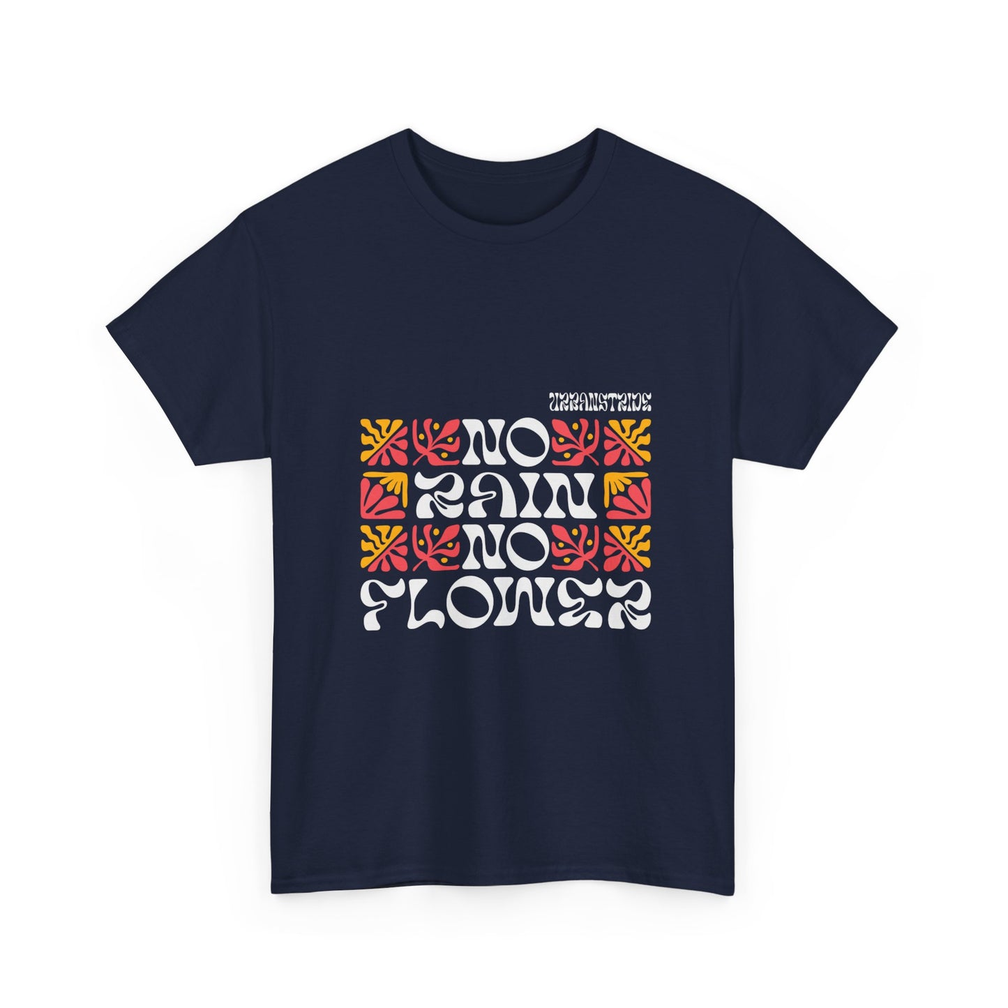 T-shirt con scritta "No rain no flowers"