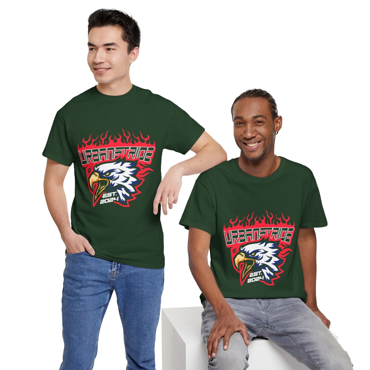 T-shirt con scritta "Urbanstride" e aquila