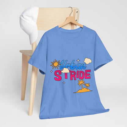 T-shirt con scritta "Urbanstride"al mare