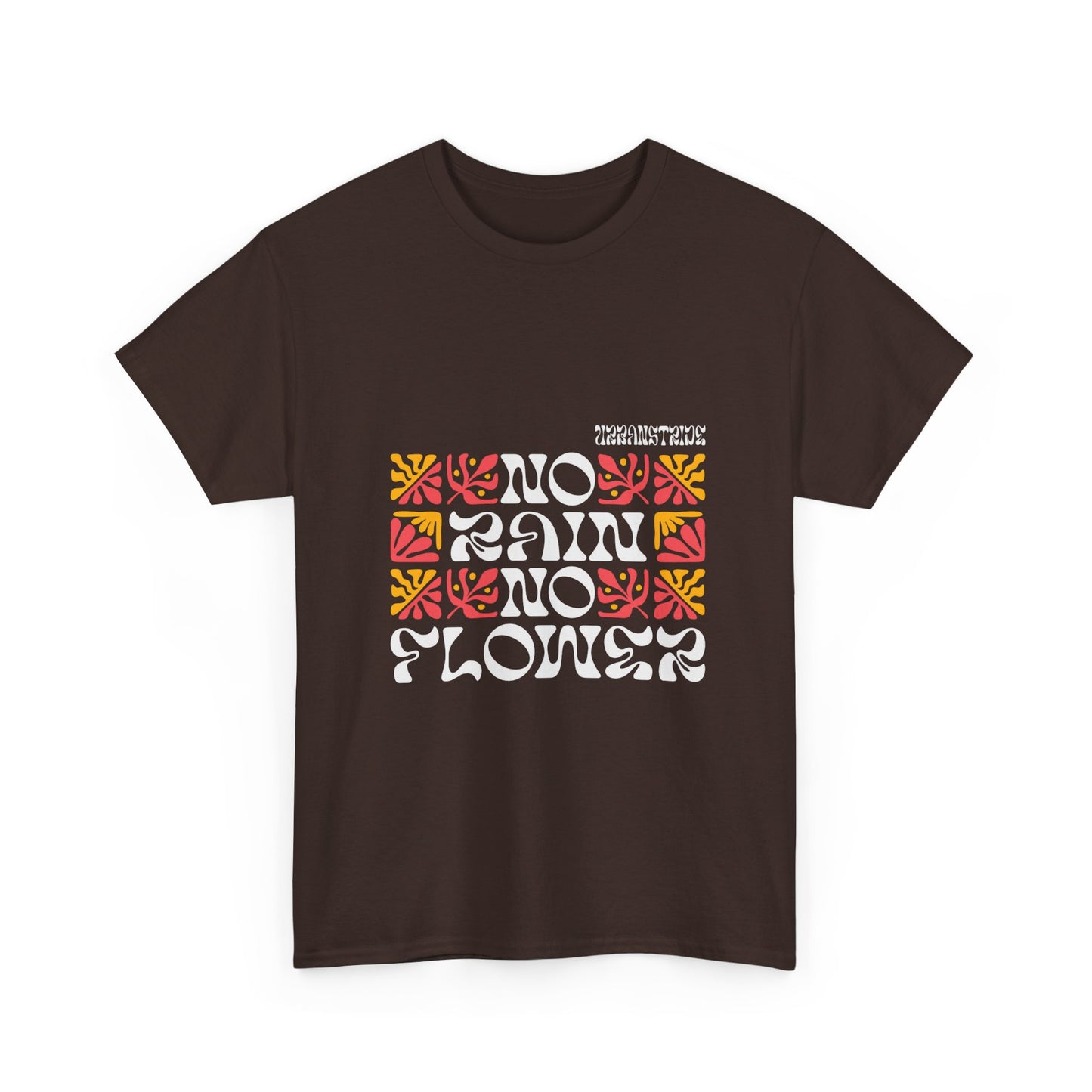 T-shirt con scritta "No rain no flowers"