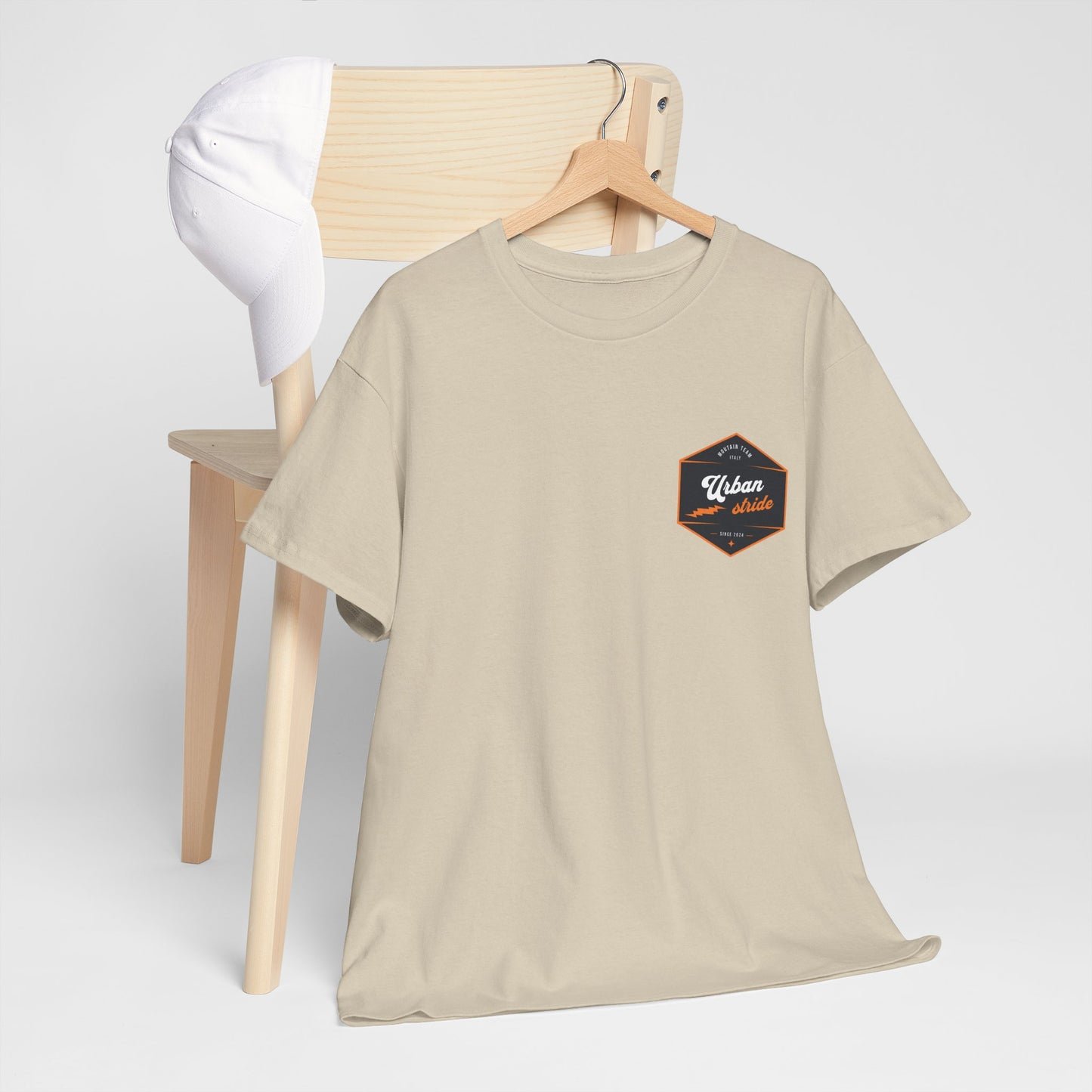 T-shirt Urban Stride® – Logo esagonale vintage in stile aviatore