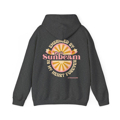 Felpa con scritta "Sunbeam embraced by in my heart forever"