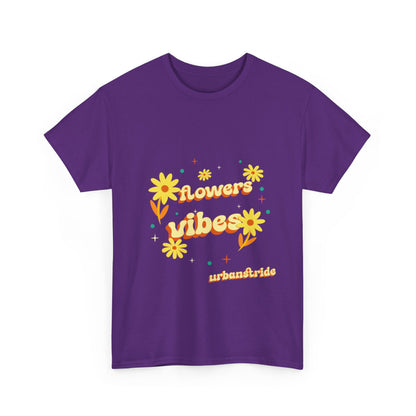 T-shirt con scritta "Flowers vibes"