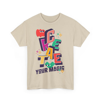 T-shirt con scritta "Create your magic"