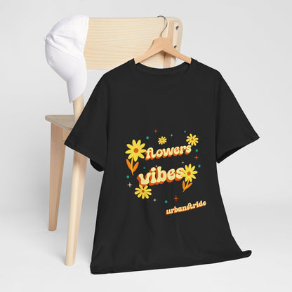 T-shirt con scritta "Flowers vibes"