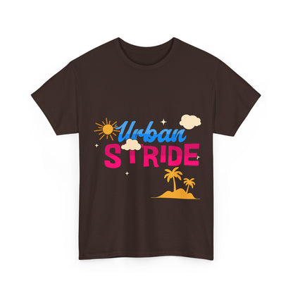 T-shirt con scritta "Urbanstride"al mare